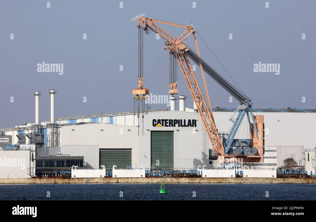 Rostock, Deutschland. 25. März 2022. Caterpillar's Marine Engine Plant. Quelle Bernd Wüstneck
