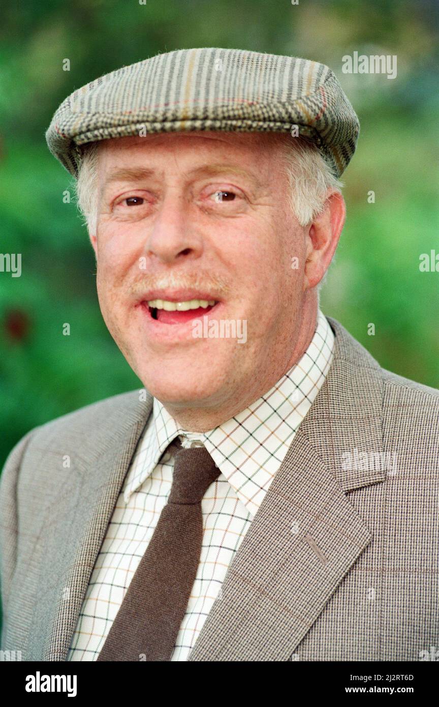 Fotocall für die neue BBC-Produktion „Keeping Up Appearances“. Clive Swift. 2.. August 1992. Stockfoto