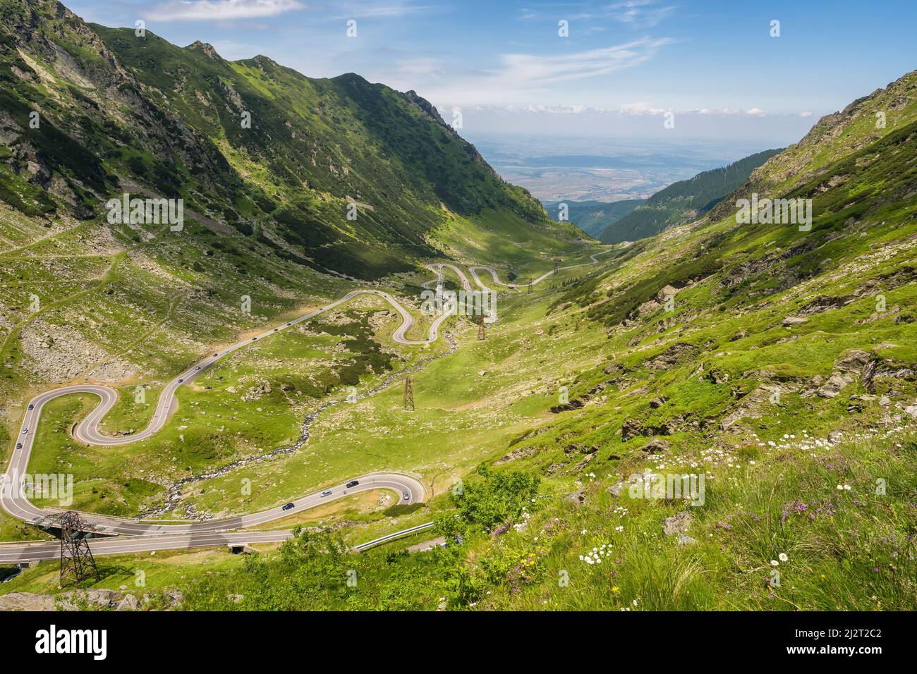 Berühmte Transfagarasan Straßenlandschaft im Sommer, Rumänien Stockfoto