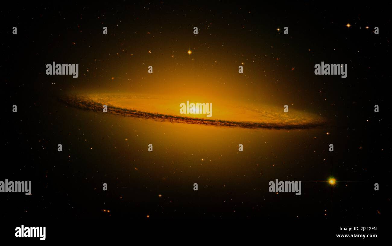 Kunstwerk: Das Markenzeichen der Galaxie ist ein strahlend weißer, bolliger Kern, der von den dicken Staubspuren umgeben ist, die die Spiralstruktur der Galaxie bilden. Stockfoto