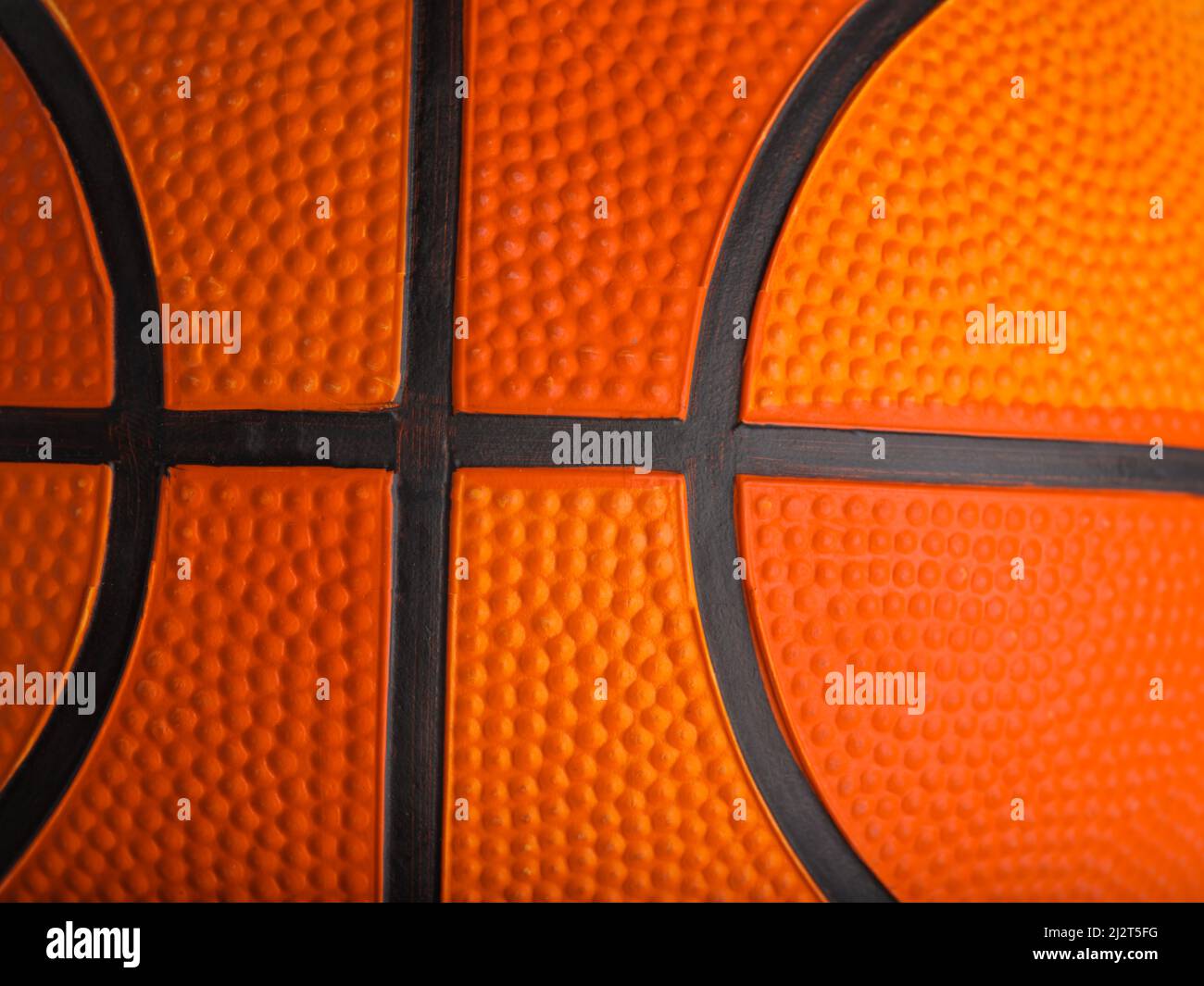 Orangefarbener Basketball. Details. Makroaufnahme. Sportspiele, Training, Champions League, Profi- und Amateursport, gesunder Lebensstil. Es gibt keine Peo Stockfoto