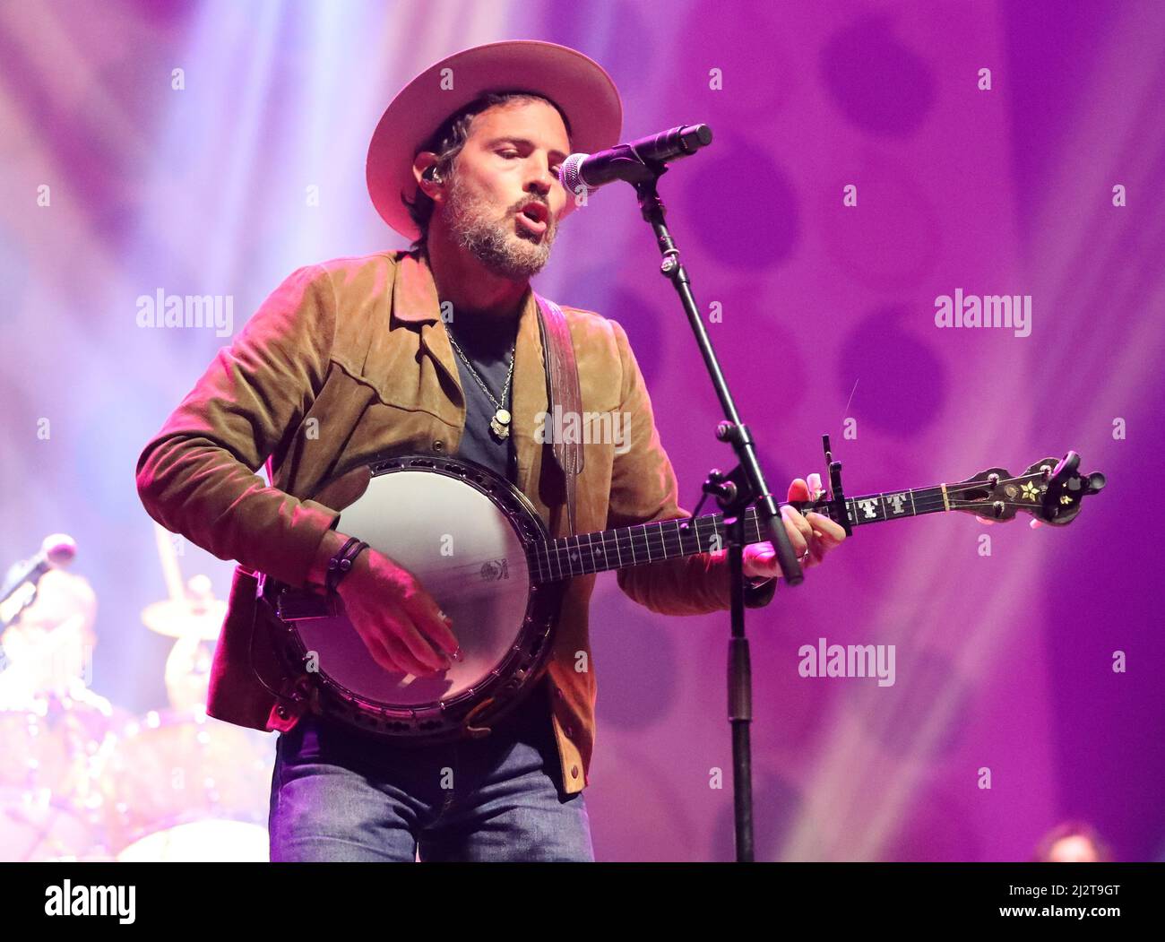 28. März 2022 - Scott Avett von den Avett Brothers tritt im Resch Center in Green Bay, Wisconsin, auf. Ricky Bassman/Cal Sport Media Stockfoto
