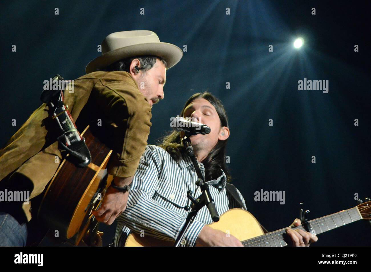 28. März 2022 - die Avett Brothers treten im Resch Center in Green Bay, Wisconsin, auf. Ricky Bassman/Cal Sport Media Stockfoto