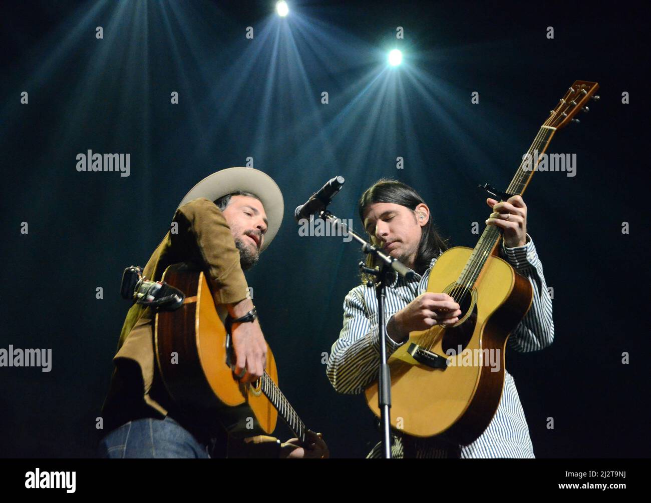 28. März 2022 - die Avett Brothers treten im Resch Center in Green Bay, Wisconsin, auf. Ricky Bassman/Cal Sport Media Stockfoto