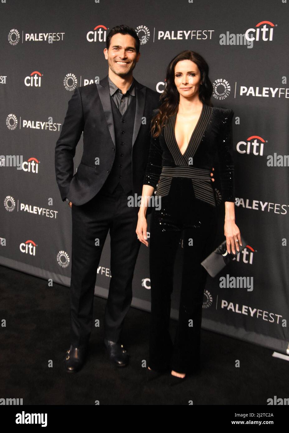 Hollywood, California, USA 3.. April 2022 2022 der Schauspieler Tyler Hoechlin und die Schauspielerin Elizabeth 'Bitsie' Tulloch besuchen am 3. April 39. das jährliche Paley Center for Media Paleyfest 'Superman & Lois' im Dolby Theater in Hollywood, Kalifornien, USA. Foto von Barry King/Alamy Live News Stockfoto