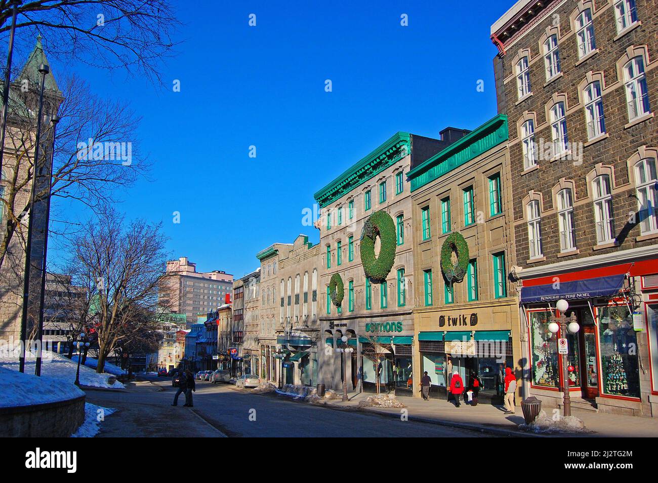 Häuser im französischen Stil auf der Cote de la Fabrique, Altstadt von Quebec, Quebec, Kanada. Das historische Viertel von Quebec City ist seit 1985 UNESCO-Weltkulturerbe Stockfoto