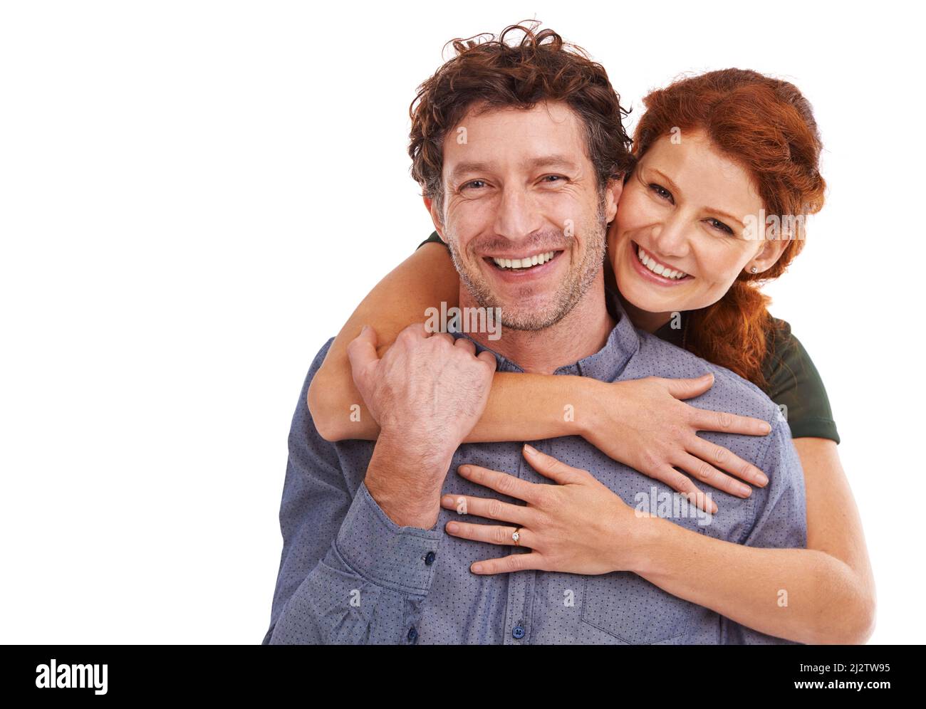 Liebe ist alles, was du brauchst. Studioportrait eines schönen Paares, das liebevoll ist. Stockfoto