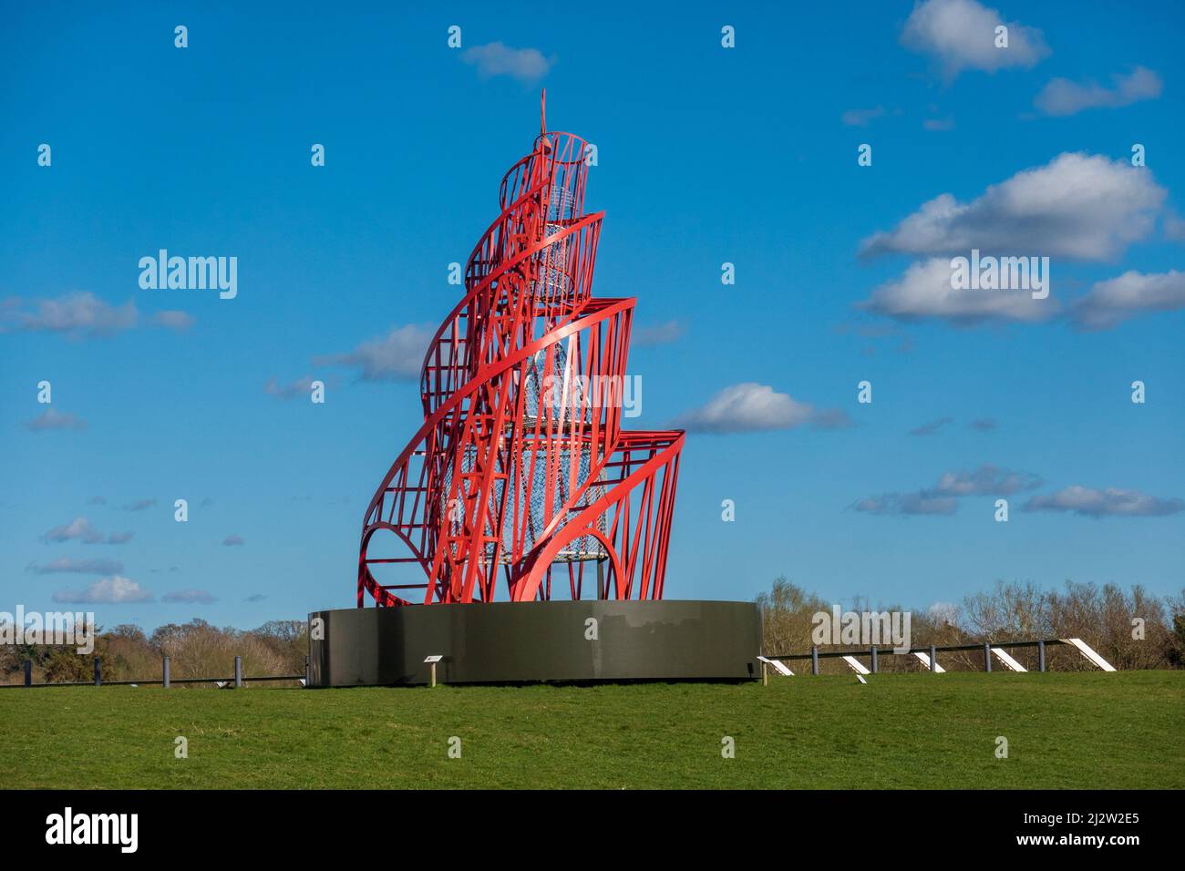 VLADIMIR TATLIN Modell des Denkmals für die Dritte Internationale, SKULPTURENPARK im Sainsbury Centre der University of East Anglia Stockfoto