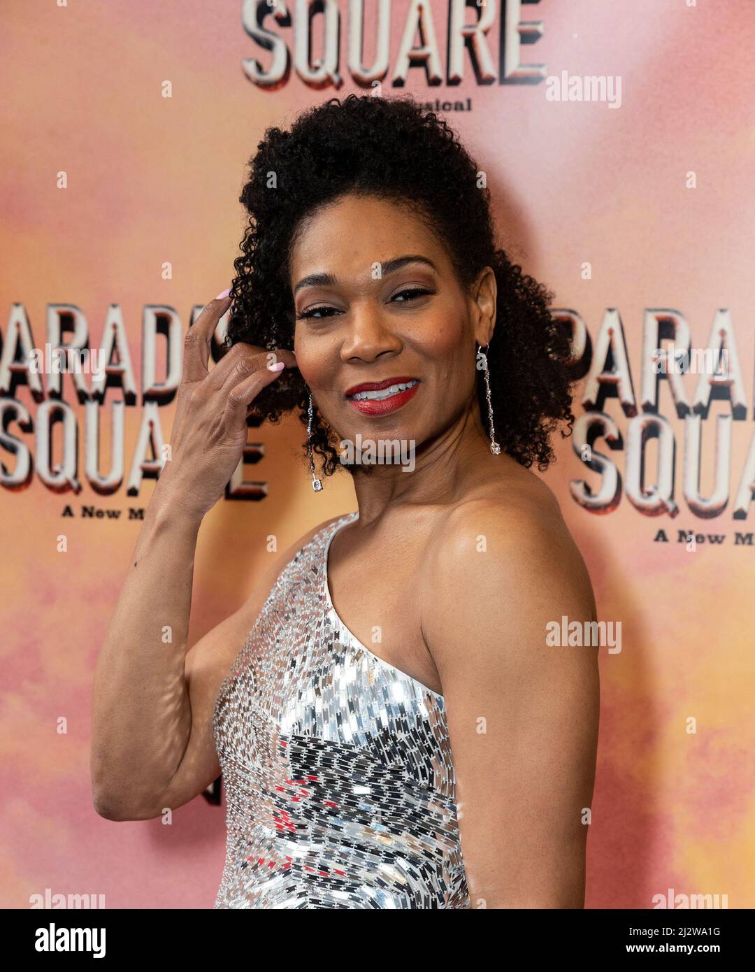 New York, New York, USA. 3. April 2022. Chloe Davis nimmt am Eröffnungsabend des Paradise Square Musicals im Ethel Barrymore Theatre Teil (Bild: © Lev Radin/Pacific Press via ZUMA Press Wire) Stockfoto