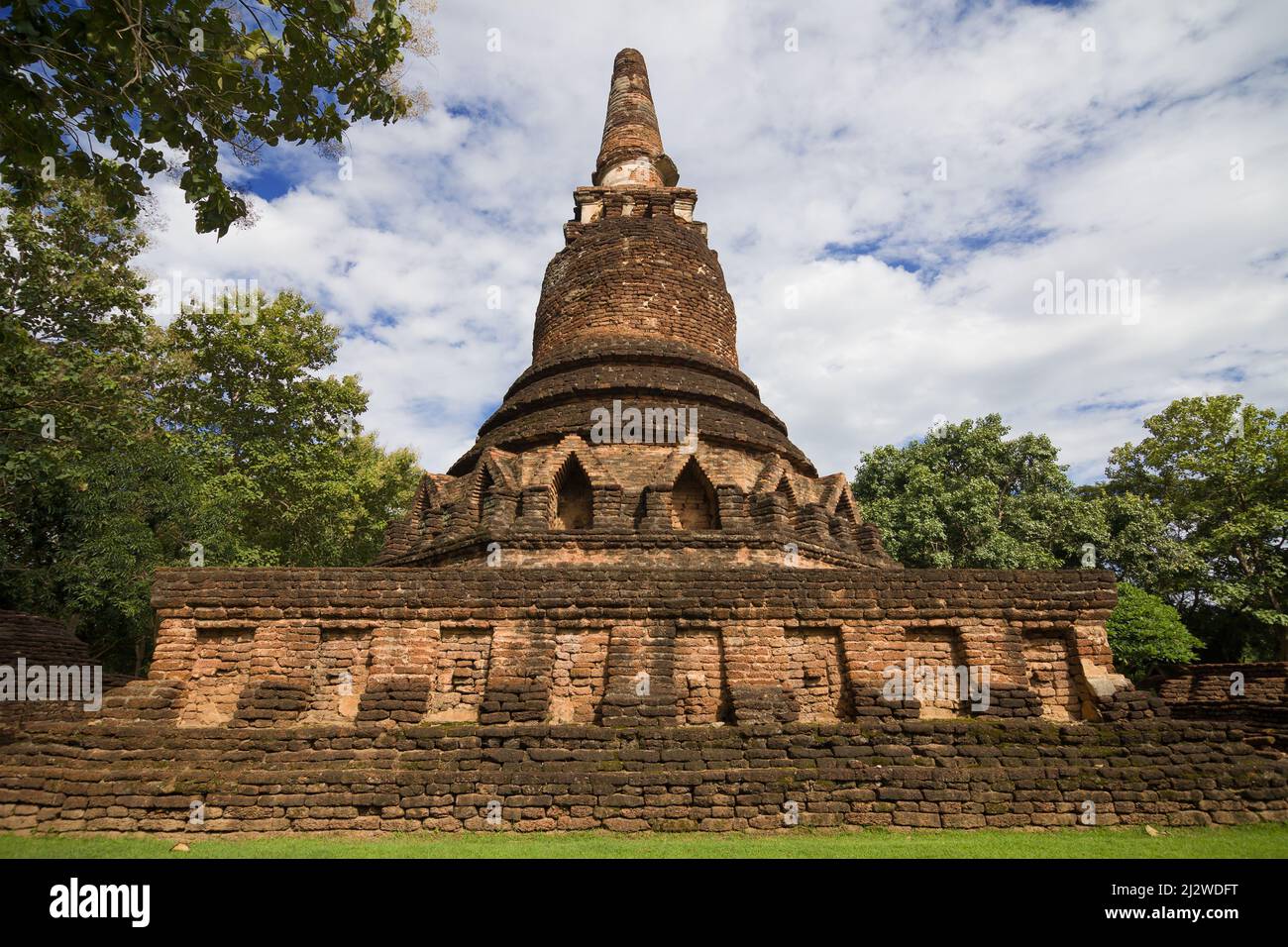 Hauptchedi von Wat Phra Kaeo, Kamphaeng Phet, Thailand. Stockfoto