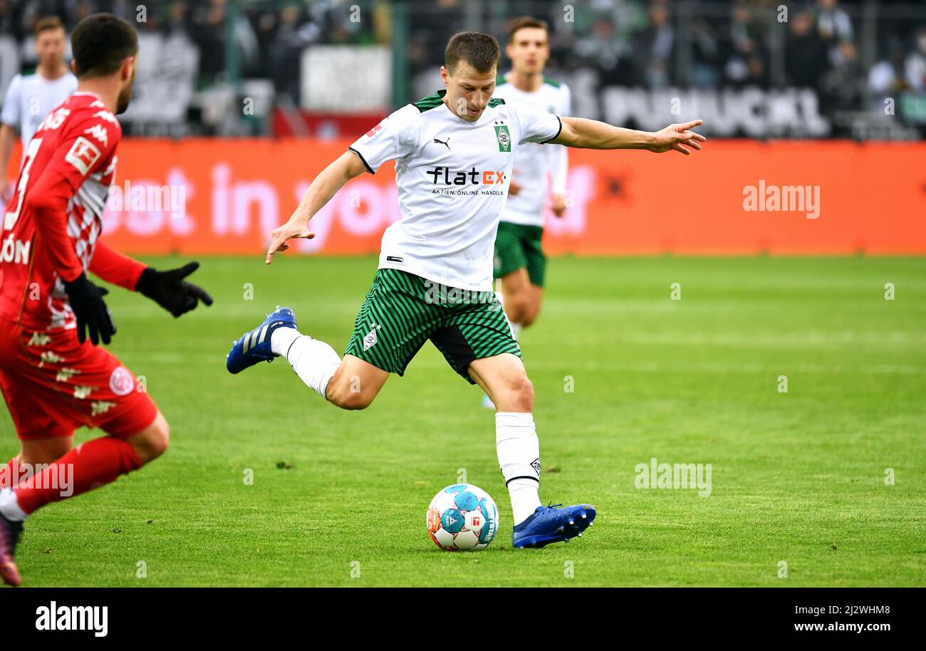 Bundesliga, Borussia Park Mönchengladbach: Borussia Mönchengladbach gegen FSV Mainz 05; Stefan Lainer Stockfoto