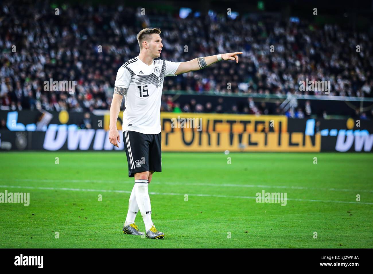 Wolfsburg, 20. März 2019: Der deutsche Fußballspieler Niklas Sule führt seine Teamkollegen beim internationalen Fußballspiel Deutschland gegen Serbien Stockfoto