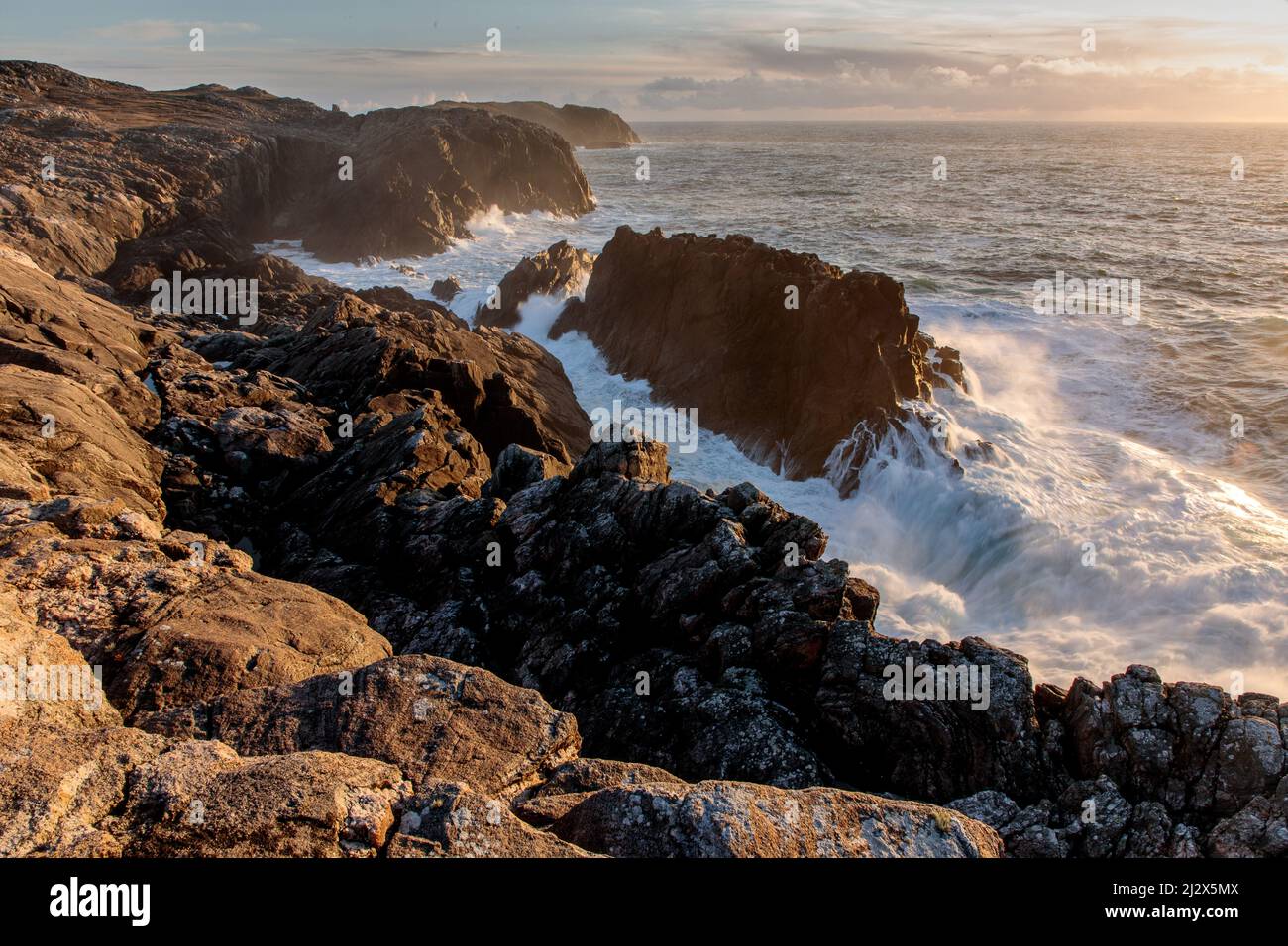 Mangersta, Klippen, Klippen und Brandung, Atlantischer Ozean, Isle of Lewis, Outer Hebrides, Schottland, Großbritannien Stockfoto
