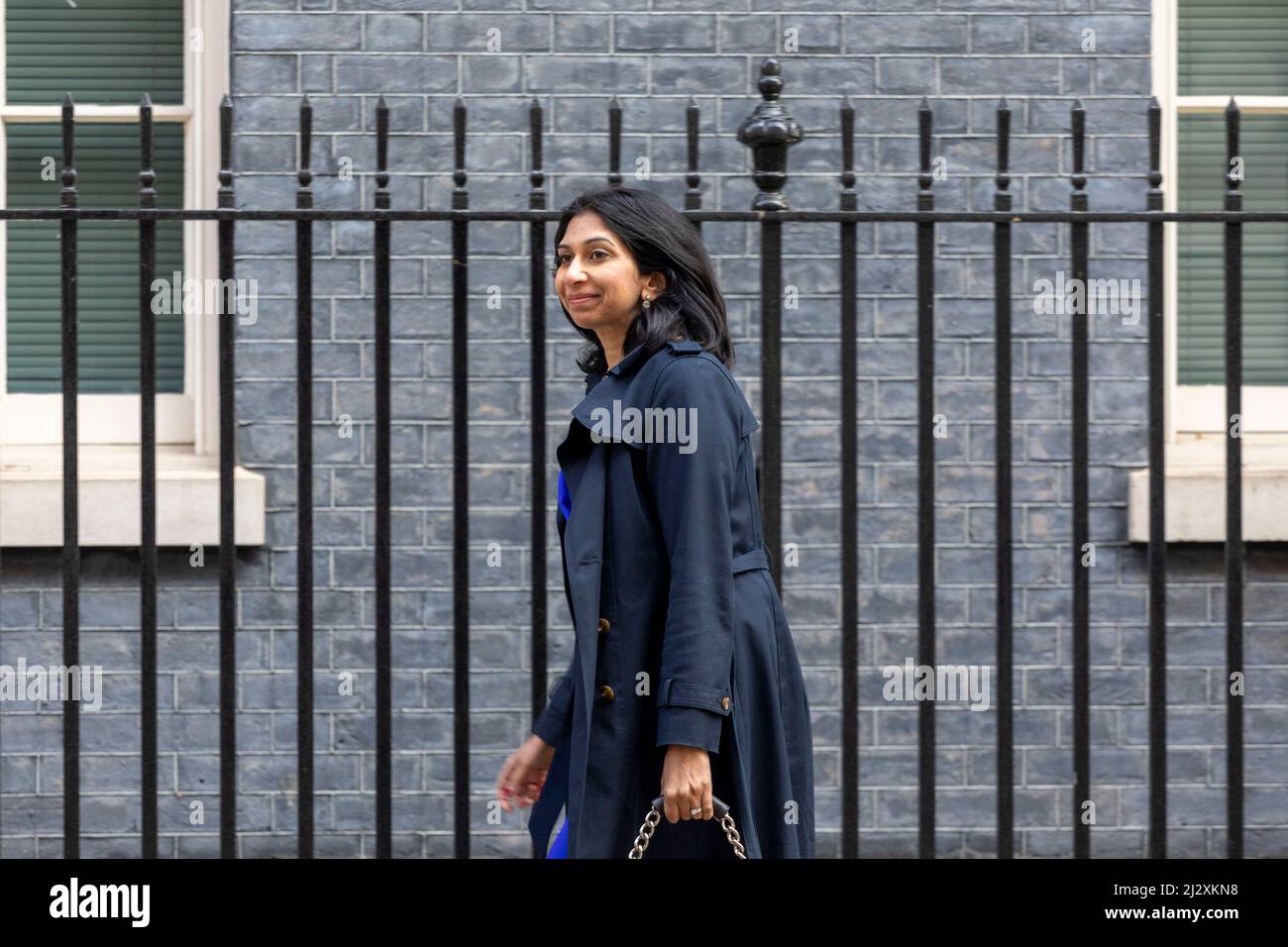 Suella Braverman QC MP, Generalanwältin, wird vor wöchentlichen Kabinettssitzungen in der Downing Street 10 gesehen. Stockfoto