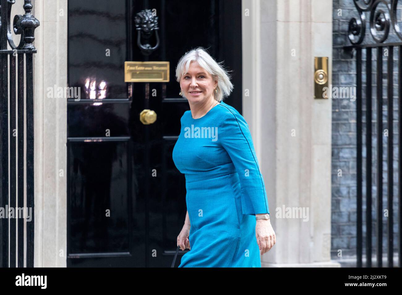 Die Abgeordnete Nadine Dorries, Staatssekretärin für Digital, Kultur, Medien und Sport, wird vor den wöchentlichen Kabinettssitzungen in der Downing Street 10 gesehen. Stockfoto