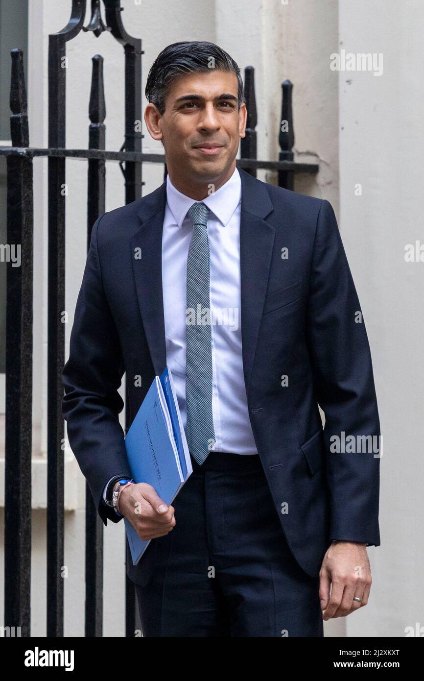 Der britische Finanzminister verlässt die Nummer 11, bevor er die Frühjahrshaushalterklärung abgibt. Aufnahmen vom 23.. März 2022. © Belinda Jiao Stockfoto