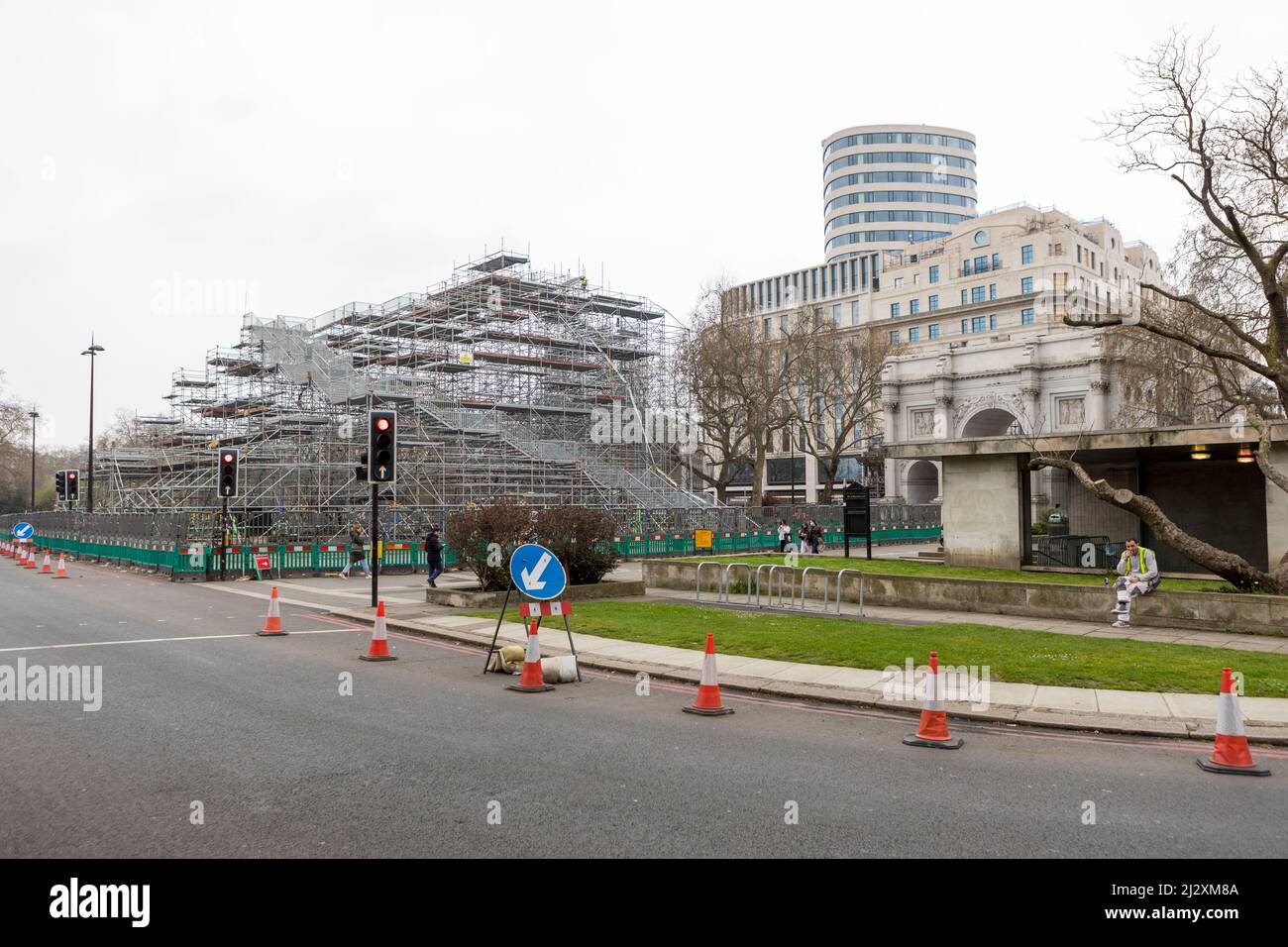 Der Marble Arch Mound, für den 6m GBP für den Bau gebraucht wurden, wird weitere 660.000 GBP für den Abbau brauchen. Aufnahmen vom 29.. März 2022. © Belinda Jiao Stockfoto