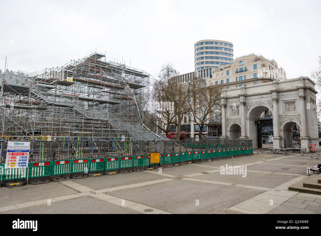 Der Marble Arch Mound, für den 6m GBP für den Bau gebraucht wurden, wird weitere 660.000 GBP für den Abbau brauchen. Aufnahmen vom 29.. März 2022. © Belinda Jiao Stockfoto