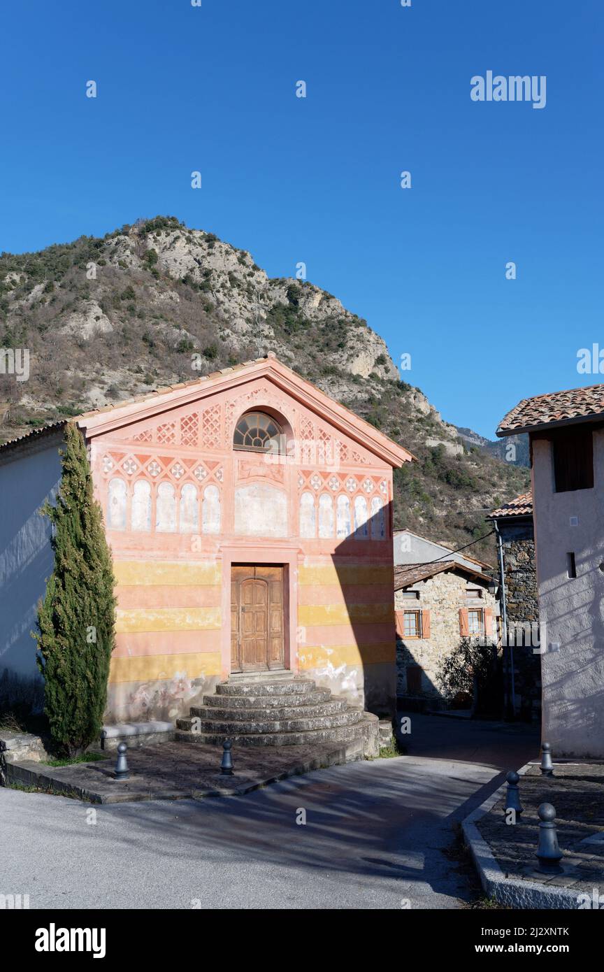 La Tour-sur-Tinee (Südostfrankreich): Kapelle der Weißen Büßer (französische „Chapelle des Büßer Blancs“). Das Gebäude wurde als Nationa registriert Stockfoto