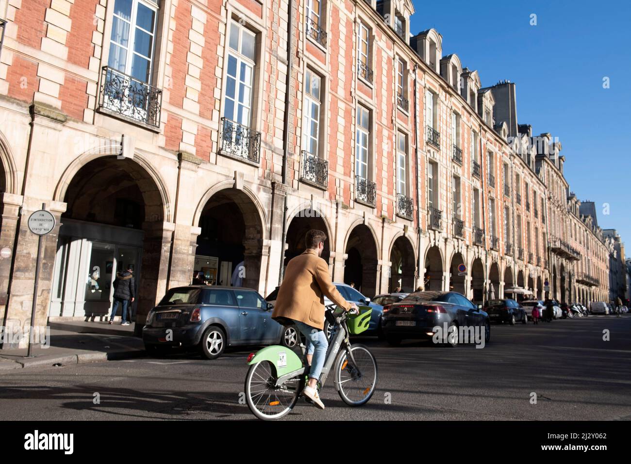 Paris (Frankreich): Platz „Place des Vosges“ im 4h. Arrondissement Stockfoto