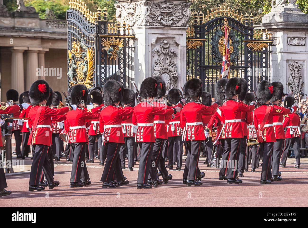 Wechsel der Wache, Buckingham Palace, London, England, Vereinigtes Königreich Stockfoto