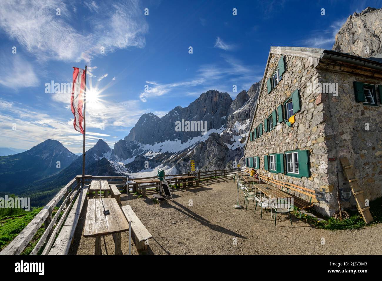 Südwandhütte mit Torstein und Dachstein, Dachstein, UNESCO Weltkulturerbe Hallstatt, Steiermark, Österreich Stockfoto