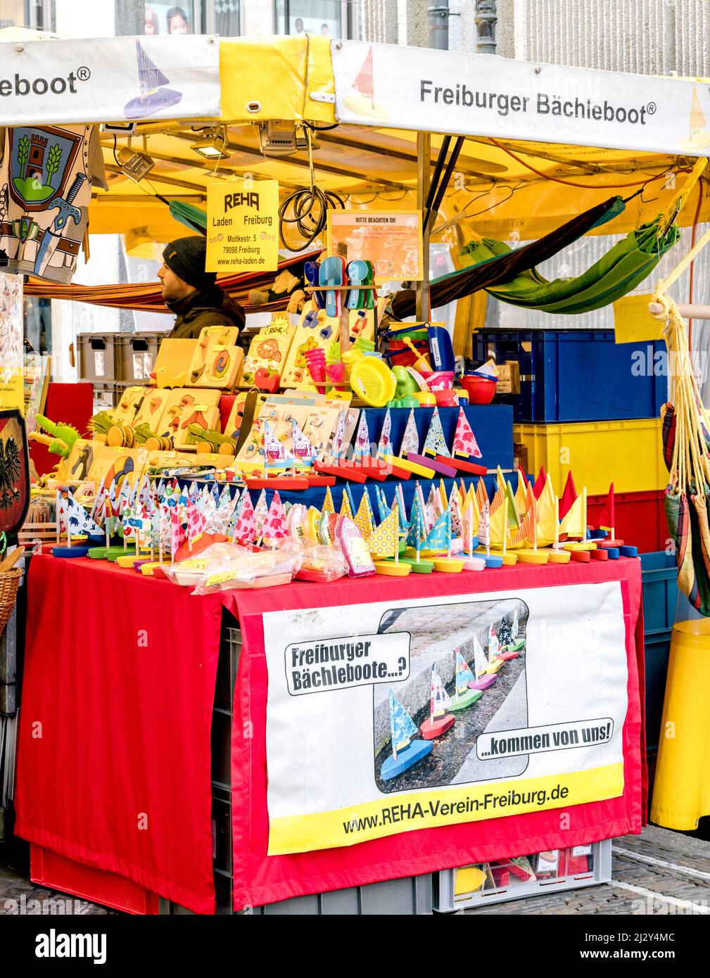 Freiburg (Breisgau, Baden-Württemberg, Deutschland): Charity Action for Reha; Böötle für Bächle - Wohltätigkeitsaktion für Reha Stockfoto