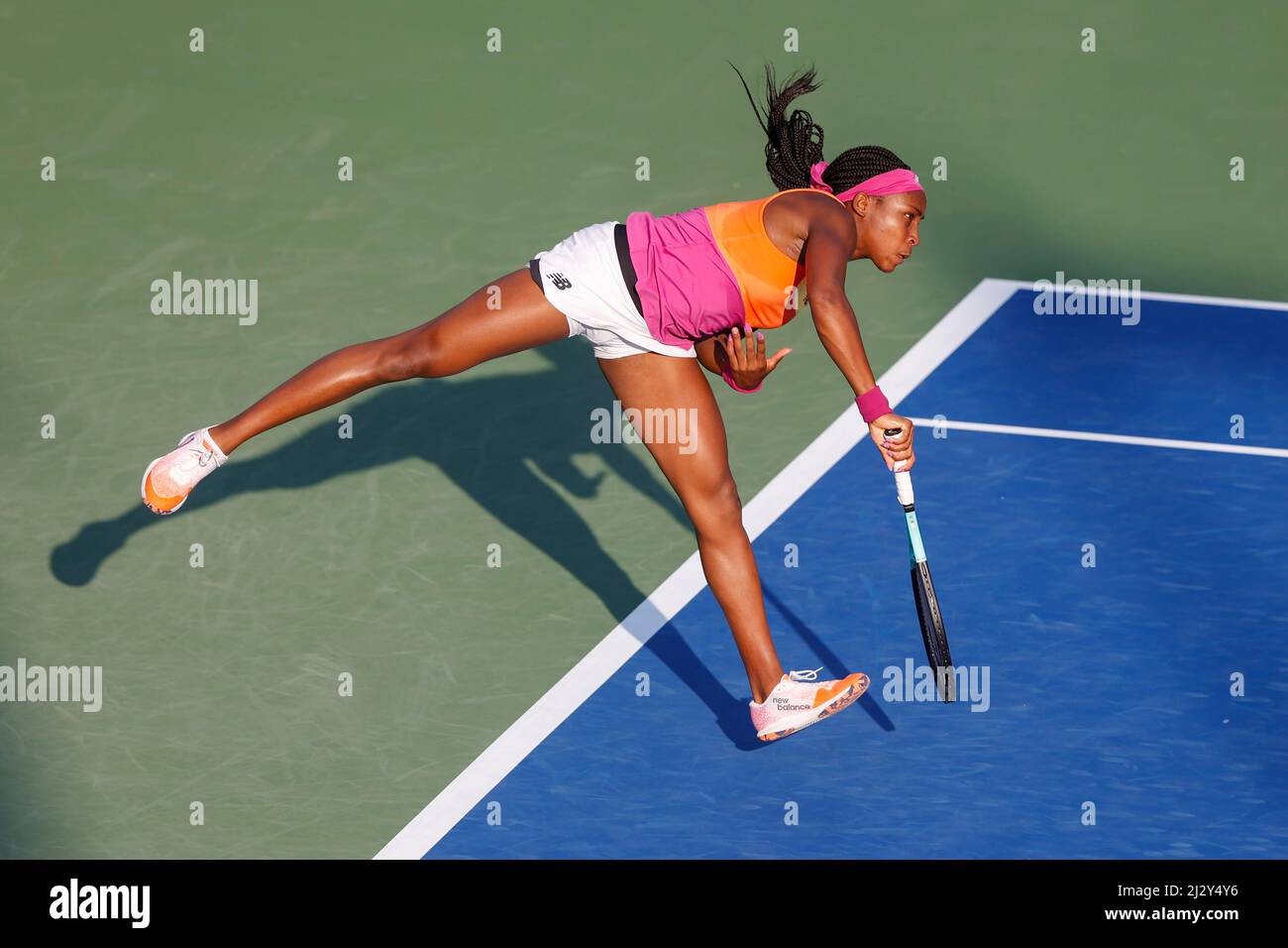 Der amerikanische Tennisspieler Cori Gauff bei den Dubai Tennis Championships 2022 in Dubai, Vereinigte Arabische Emirate. Stockfoto