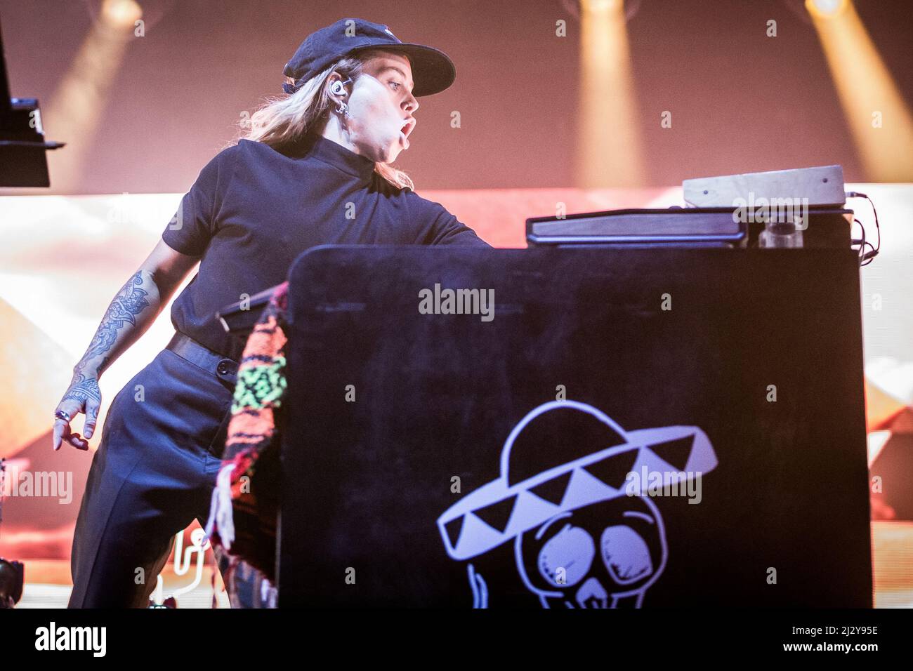 Tash Sultana tritt am 2. April 2022 live im Oslo Spektrum auf Stockfoto
