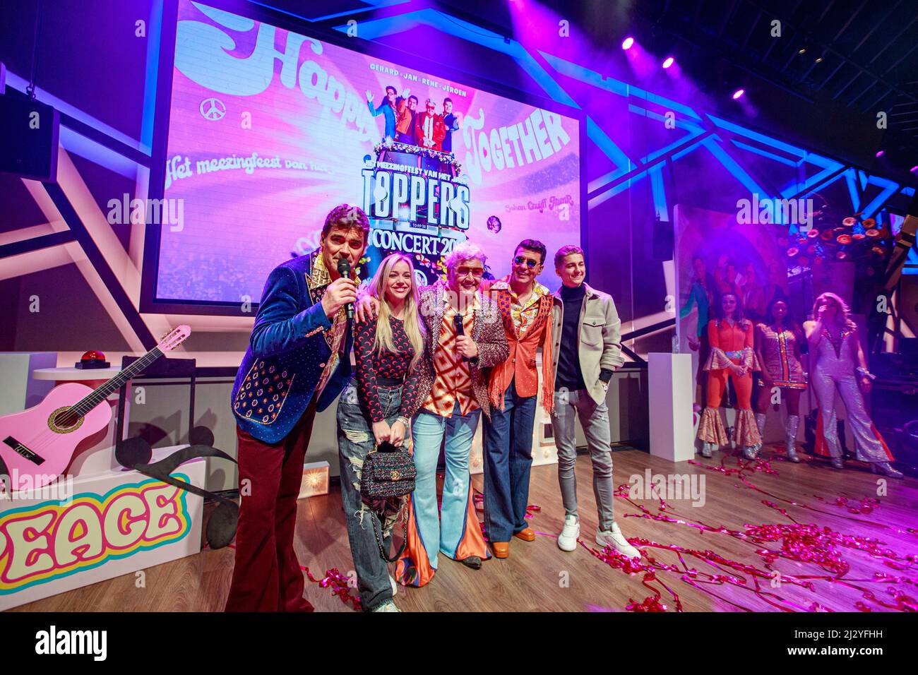 2022-04-04 17:54:43 AMSTERDAM - die Toppers, Rene Froger, Gerard Joling, Jeroen van der Boom und Jan Smit, geben das Go-Ahead für den Ticketverkauf für die Mitsing-Party in der Johan Cruijff Arena. ANP LEVIN DEN BOER niederlande Out - belgien Out Stockfoto