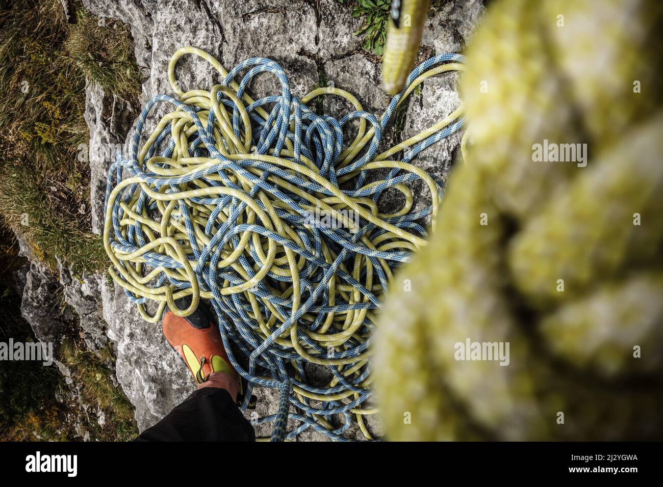Kletterausrüstung - Mehrsstockklettern auf Leonhardstein, Bayerische Voralpen Stockfoto