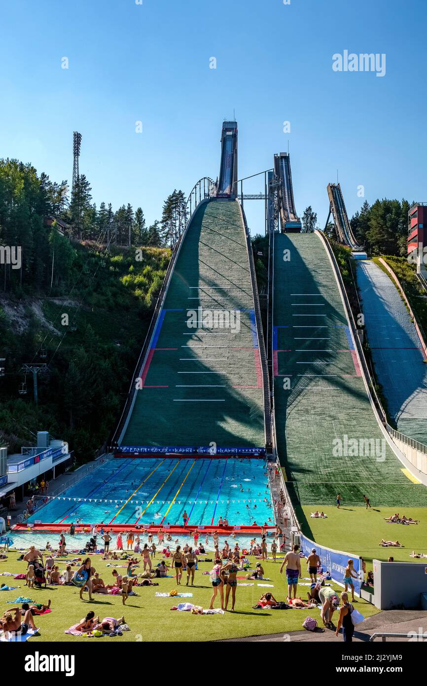 Skisprungschanzen als Sommer-Freibad, Lahti, Finnland Stockfoto