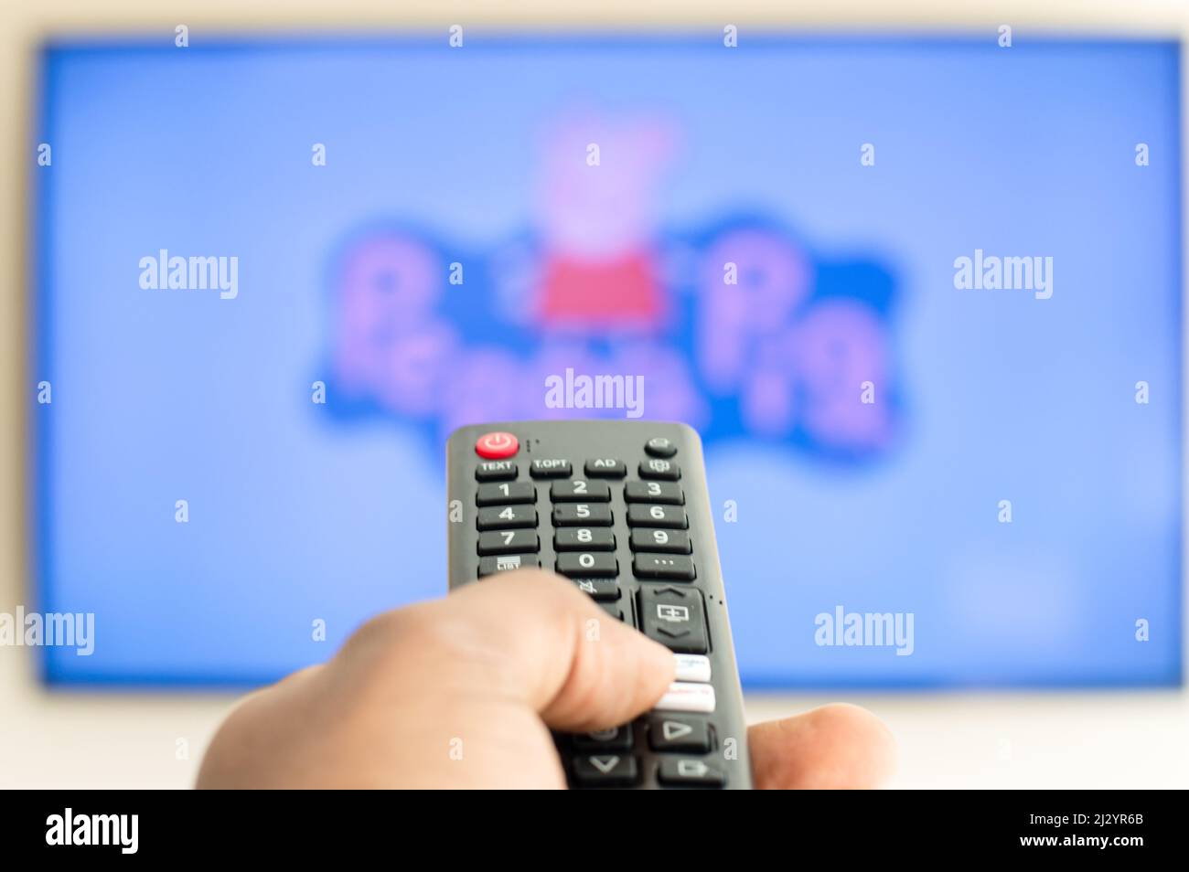 Peppa Pig Karikatur auf Tele Stockfoto