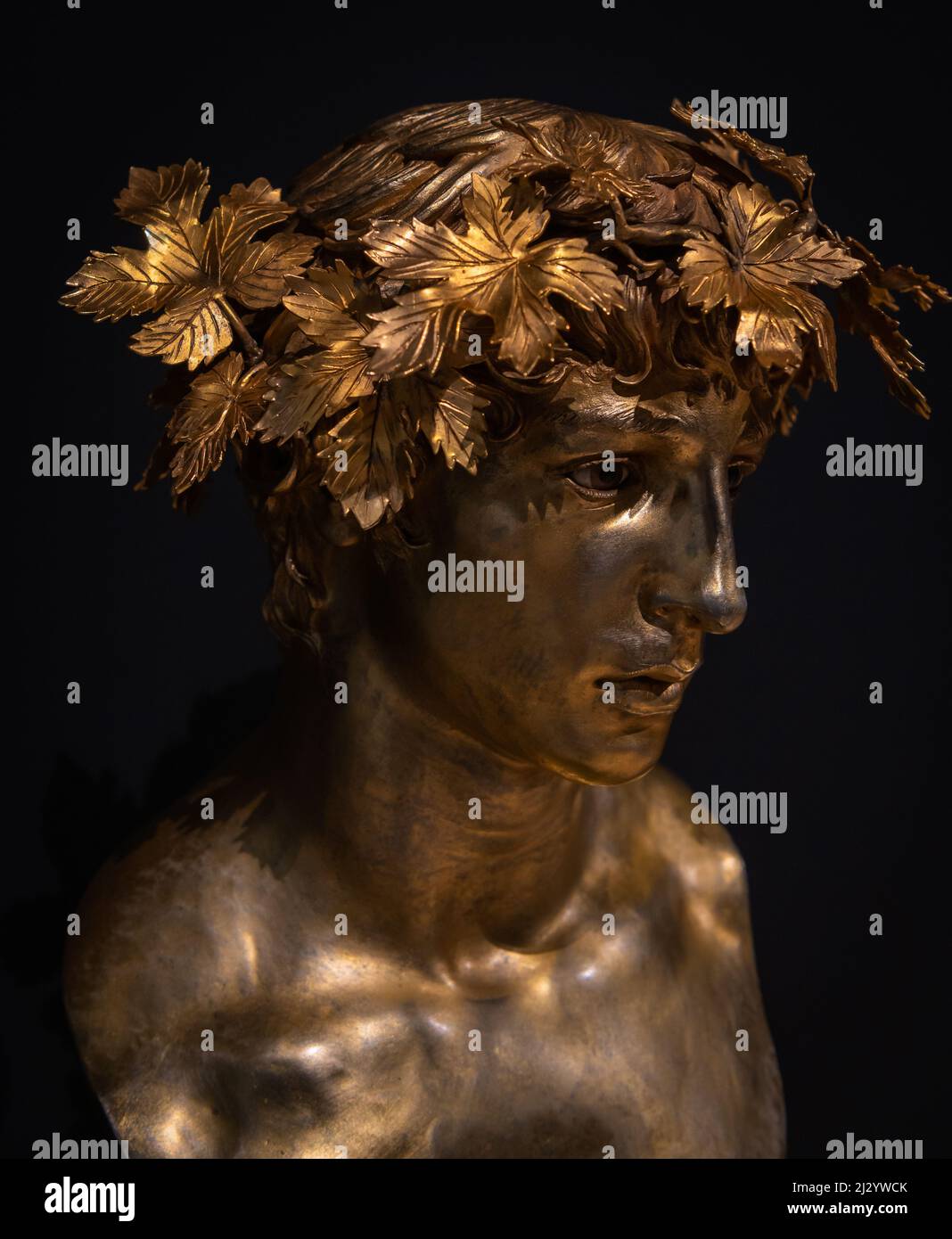Antinoo Surviving - Bronzeskulptur des Künstlers Livio Scarpella ausgestellt im Museum für Moderne und Zeitgenössische Kunst - MART - Rovereto - Italien Stockfoto