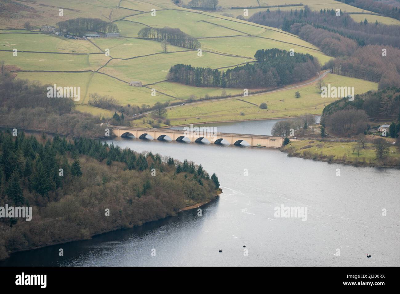 Bamford Edge, Ladybower Reservoir und Umgebung im Peak District, Landschaftsfotografie Stockfoto