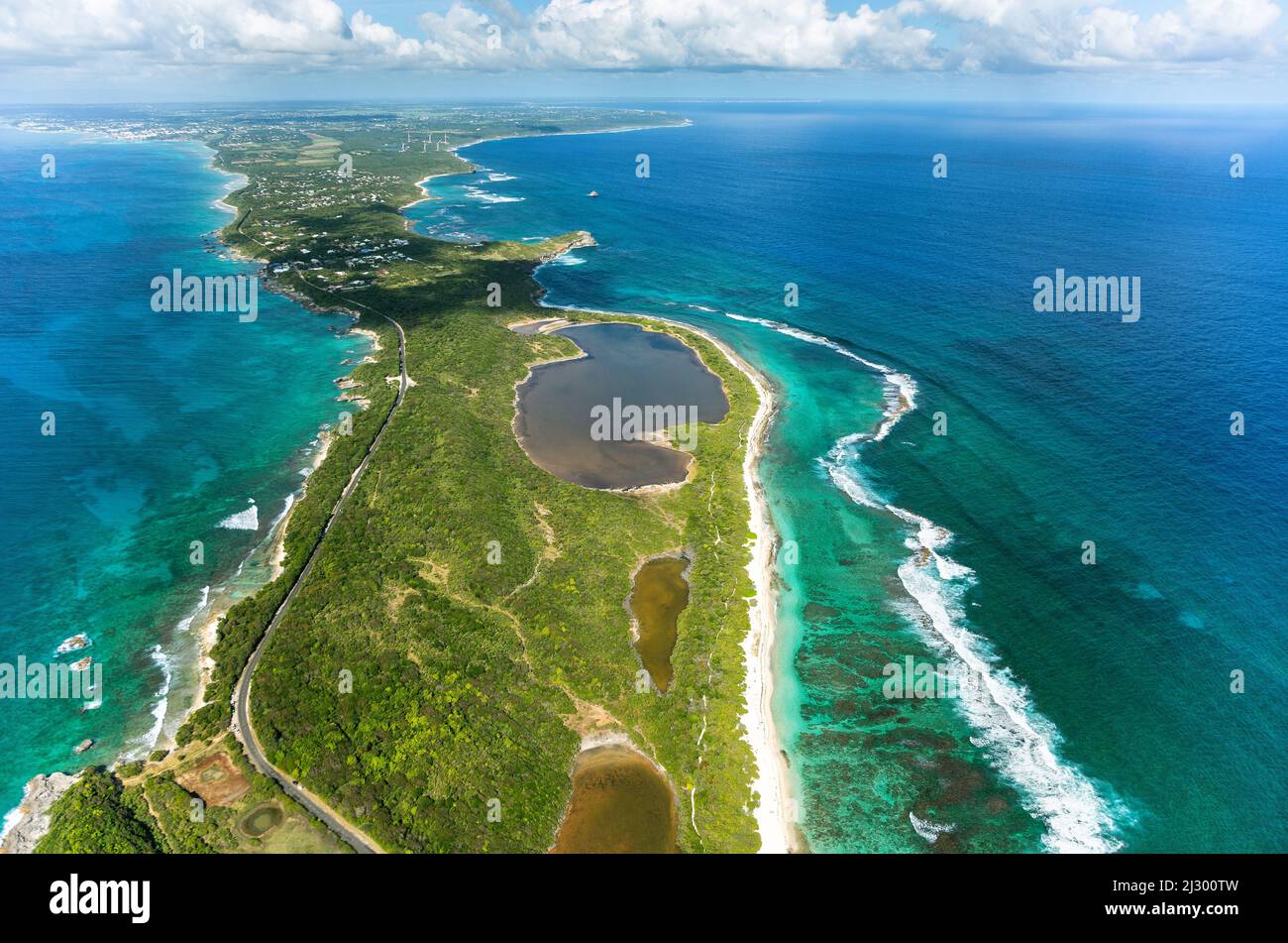 Luftaufnahme von Grande-Terre, Guadeloupe, Kleinen Antillen, Karibik. Stockfoto