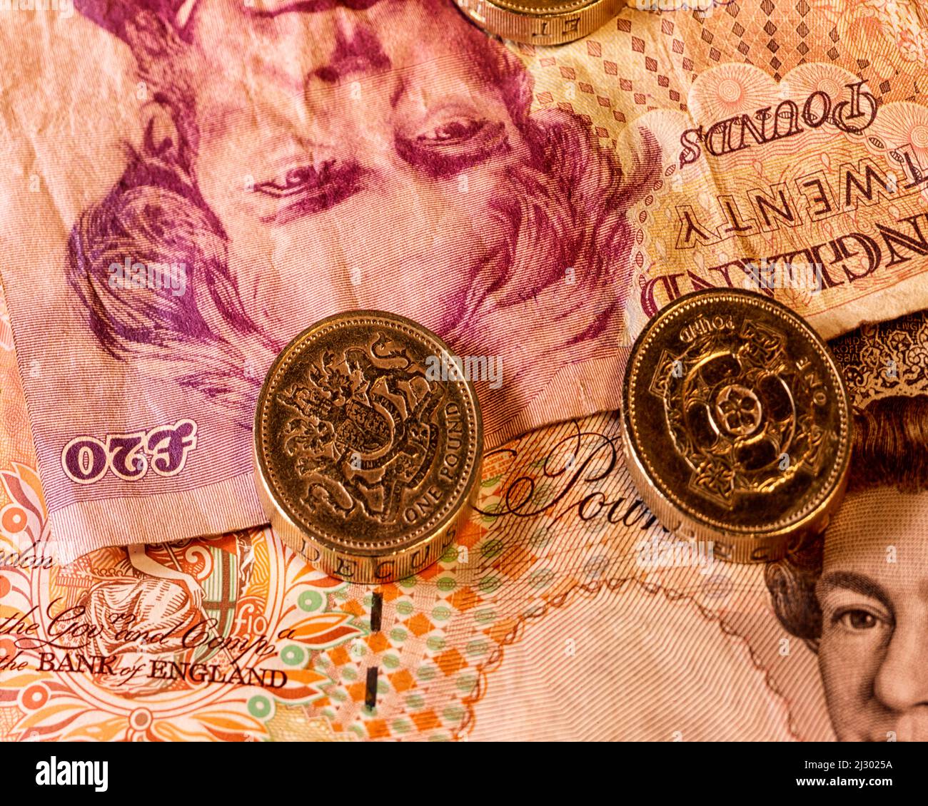 Nahaufnahme Stillleben des Vereinigten Königreichs (UK) Geld mit der britischen Pfund-Münze Stockfoto