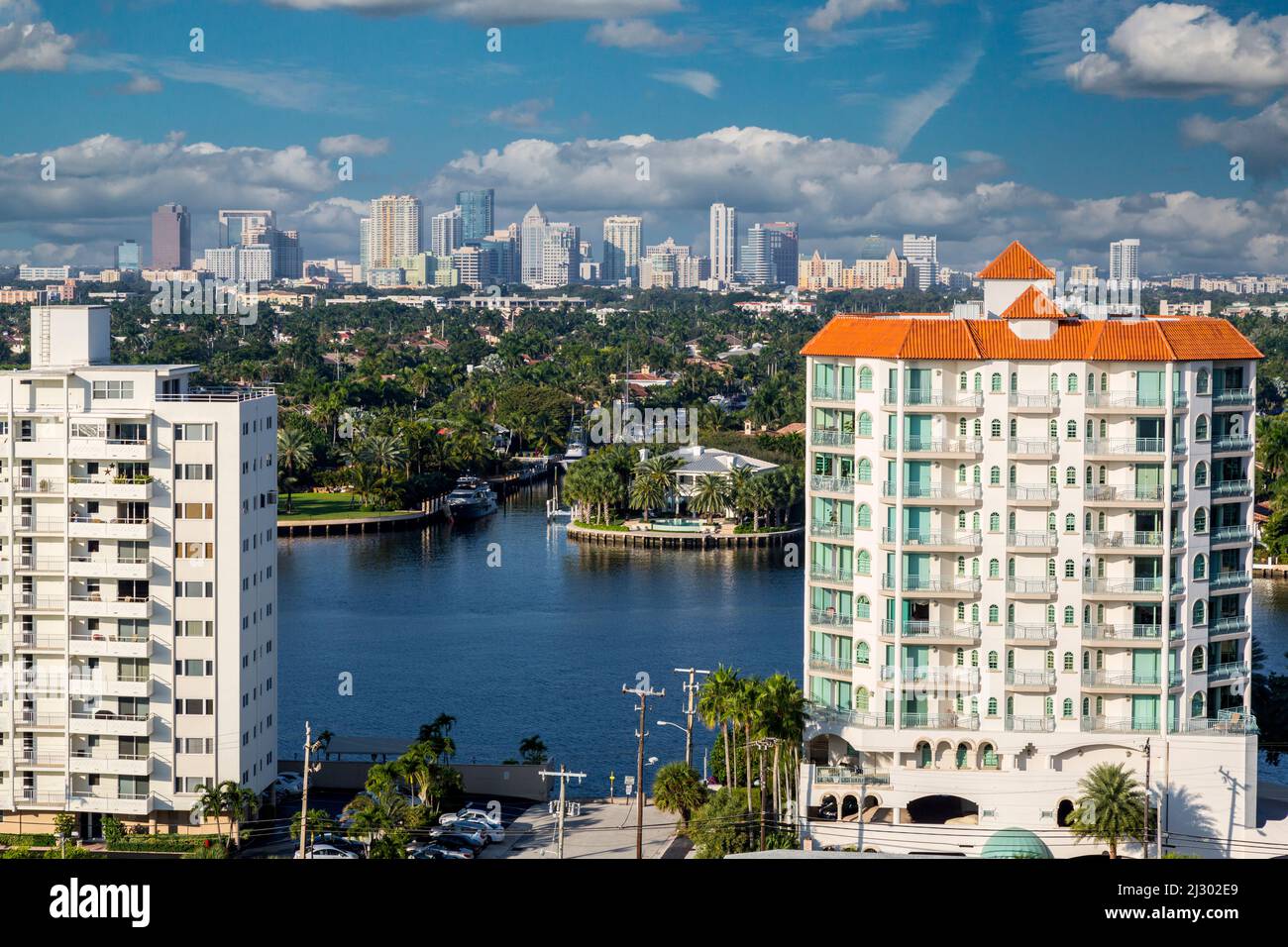 Ft. Lauderdale, Florida.  Skyline-Blick vom Seabreeze Boulevard. Stockfoto