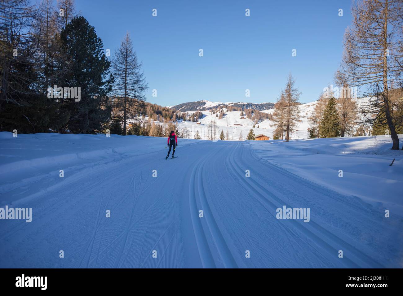 Skipisten auf dem Hochplateau bei Seiser Alm und St. Ulrich in Gröden aka Gröden, Autonome Provinz Bozen - Südtirol, Italien Stockfoto