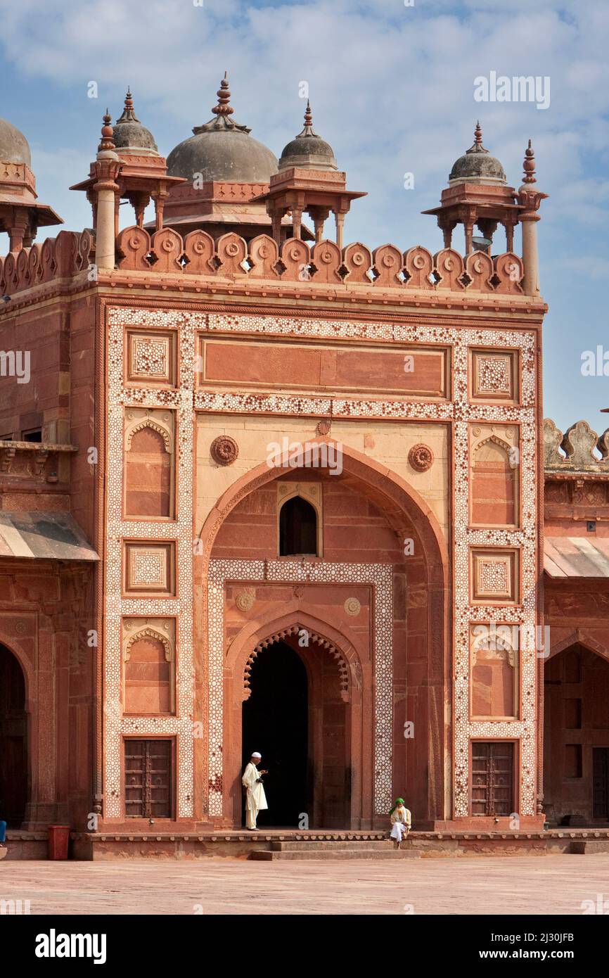 Fatehpur Sikri, Uttar Pradesh, Indien. Shahi Darwaza (Osttor) der Jama Masjid (Dargah Moschee). Stockfoto