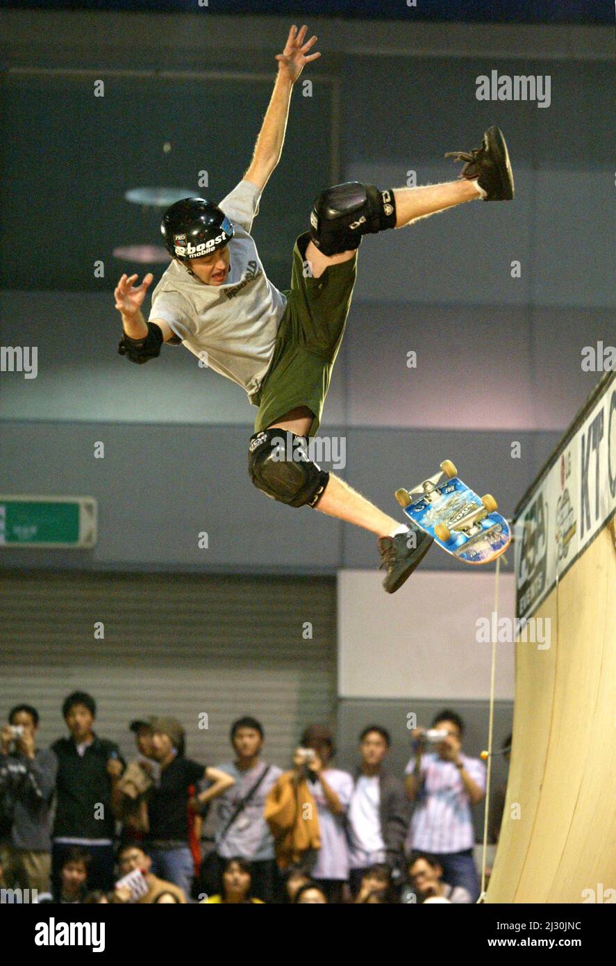 Okt 31, 2004-Seoul, Südkorea-Spieler-Action während eines World Skate Board Championship Asia Finals 2004, das am 31. Oktober 2004 in Seoul, SAM SUNG-DONG, COEX Convention Hall, stattfand. Stockfoto