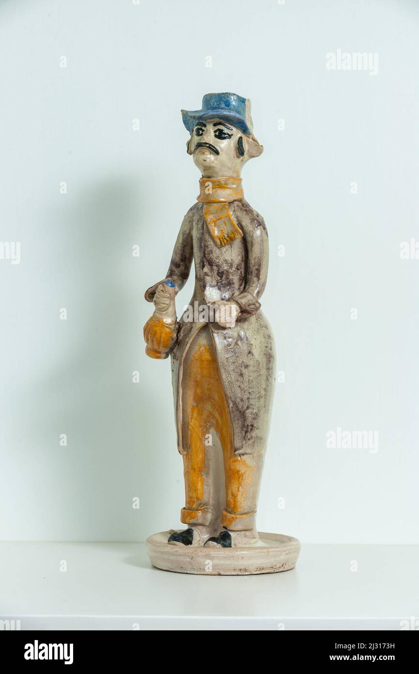 Apulien traditionelle keramische männliche Figur isoliert Stockfoto