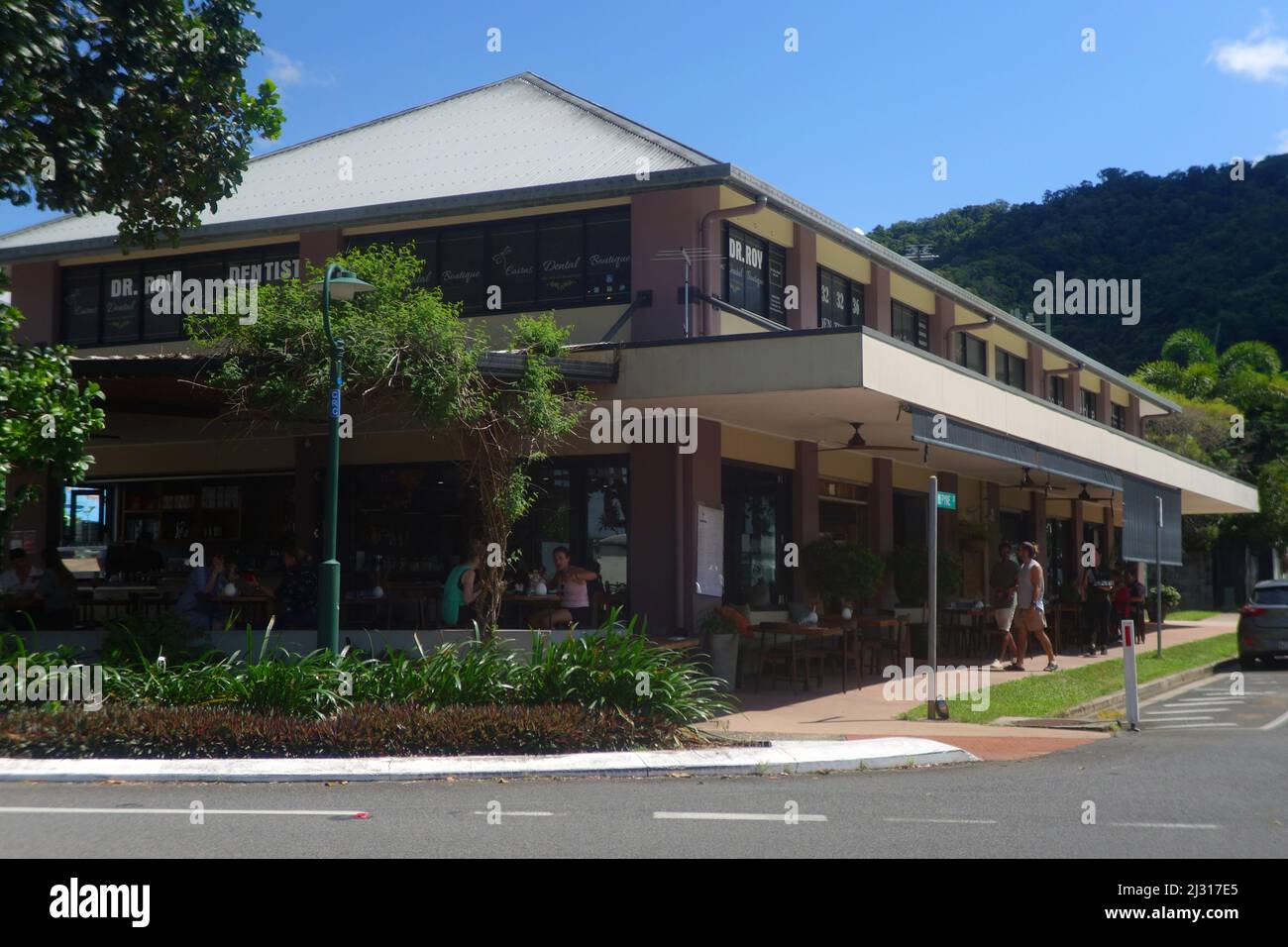 NOA, ein modisches Restaurant in Edge Hill, Cairns, Queensland, Australien. Kein MR oder PR Stockfoto