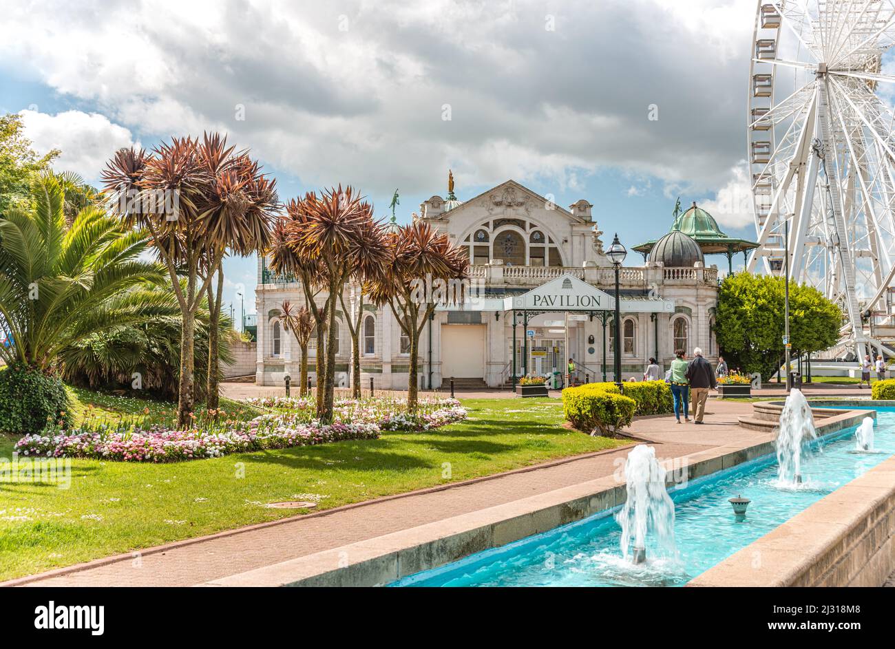 Pavillon und Big Wheel in Torquay Harbour, Torbay, England, Großbritannien Stockfoto