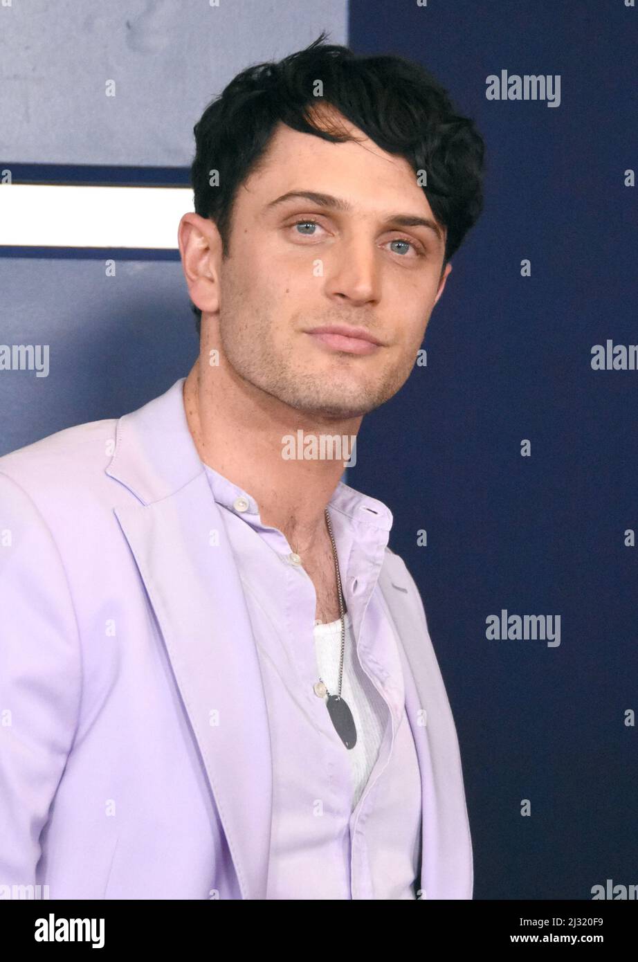 Los Angeles, California, USA 4.. April 2022 Darsteller Colin Woodell nimmt an der Los Angeles Premiere von Universal Picturs 'Ambulance' im Academy Museum of Motion Picturs am 4. April 2022 in Los Angeles, Kalifornien, USA Teil. Foto von Barry King/Alamy Live News Stockfoto