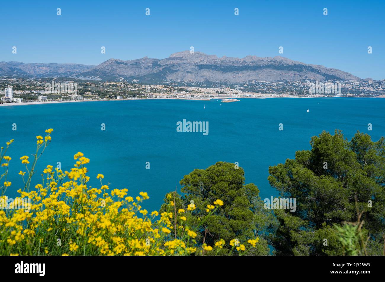 Die Albir Lighthouse Route, ein Spaziergang mit Blick auf den Naturpark Serra Gelada, Alicante Stockfoto