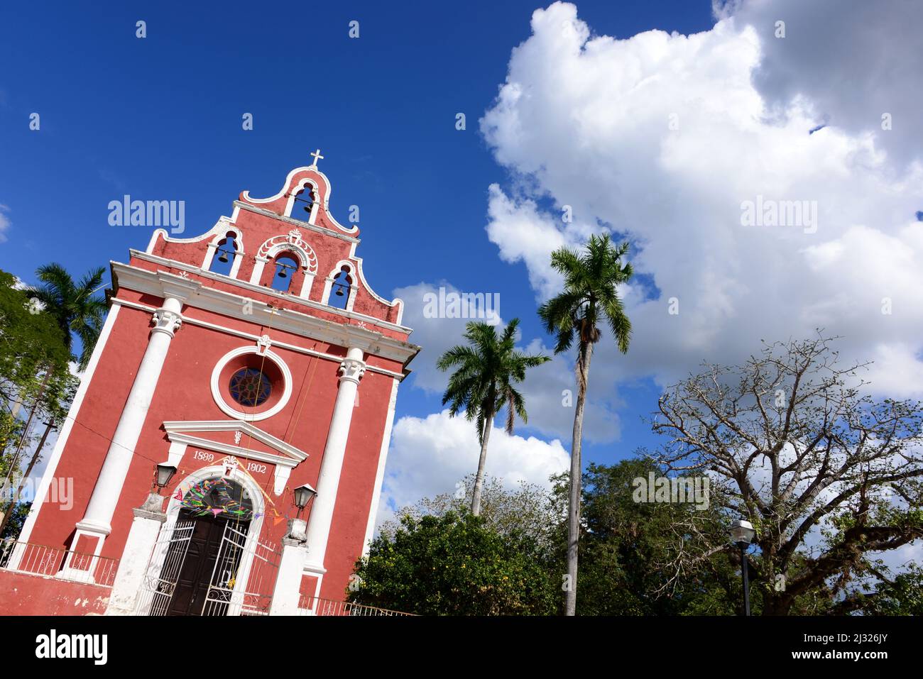 Kirche in der Nähe von Uxmal auf der Ruta Puuc, Yucatan, Mexiko Stockfoto