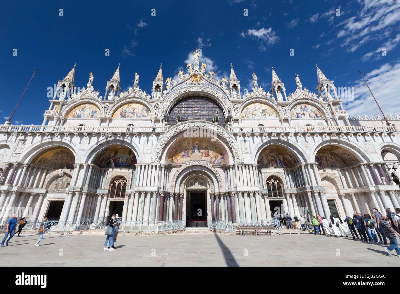 Fassade der Basilika auf dem Markusplatz, Venedig, Italien Stockfoto