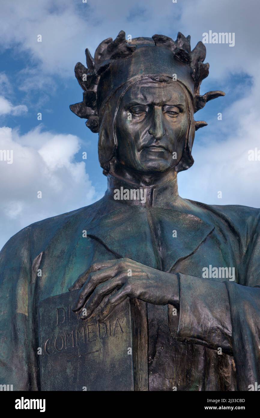 Dante Alighieri Statue vom italienischen Bildhauer Ettore Ximenes, stehend in Meridian Hill Park in Washington, D.C. Stockfoto