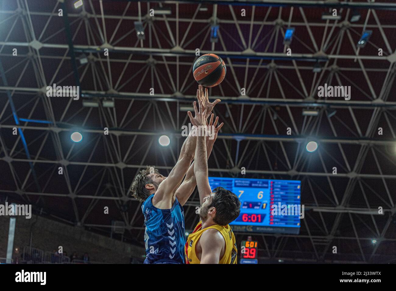 Andorra La Vella, Andorra : 2022 April 03 : Spieler des ACB-League-Spiels zwischen Mora Banc Andorra und FC Barcelona in Andorra La Vella. Stockfoto